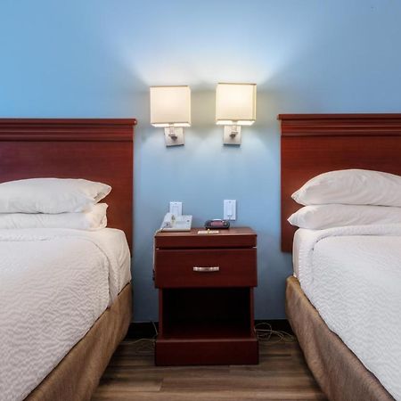 Premier Inn & Suites - Downtown 汉密尔顿 外观 照片